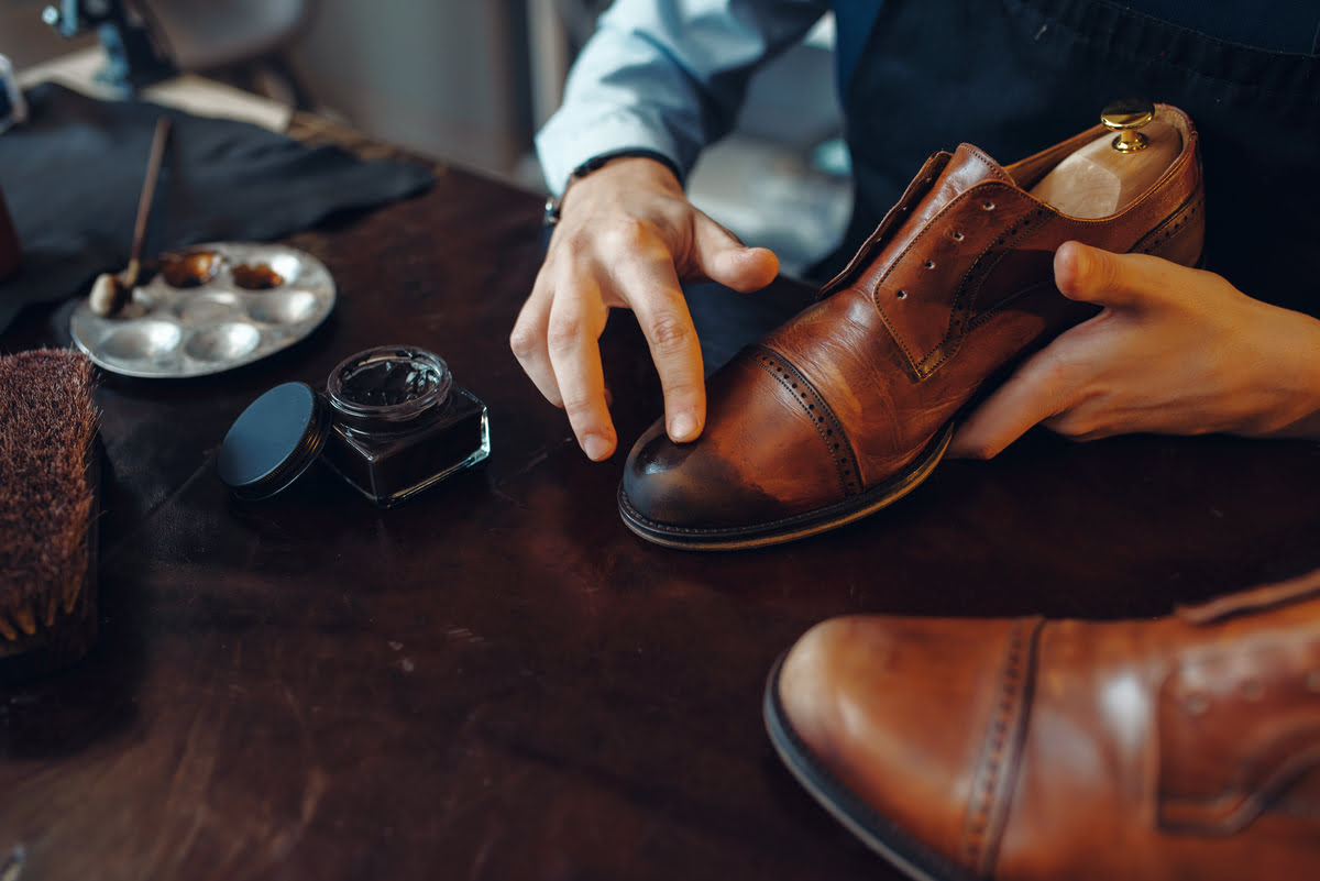 How to Polish Shoes: Shine Shoes in 8 Steps